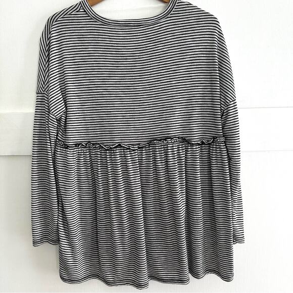 Time and Tru Maternity Black and White Stripe Long sleeve Flowy Top M - Picture 9 of 10